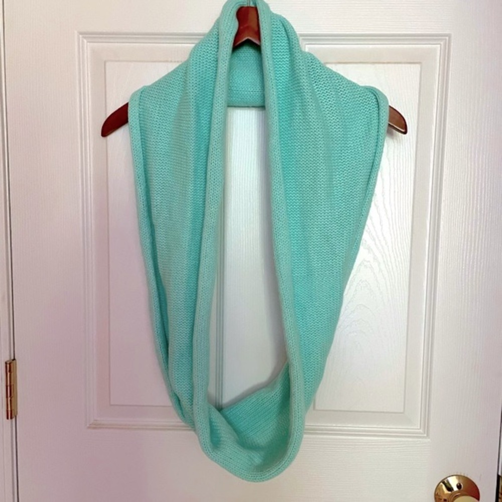 Hollister Infinity Scarf